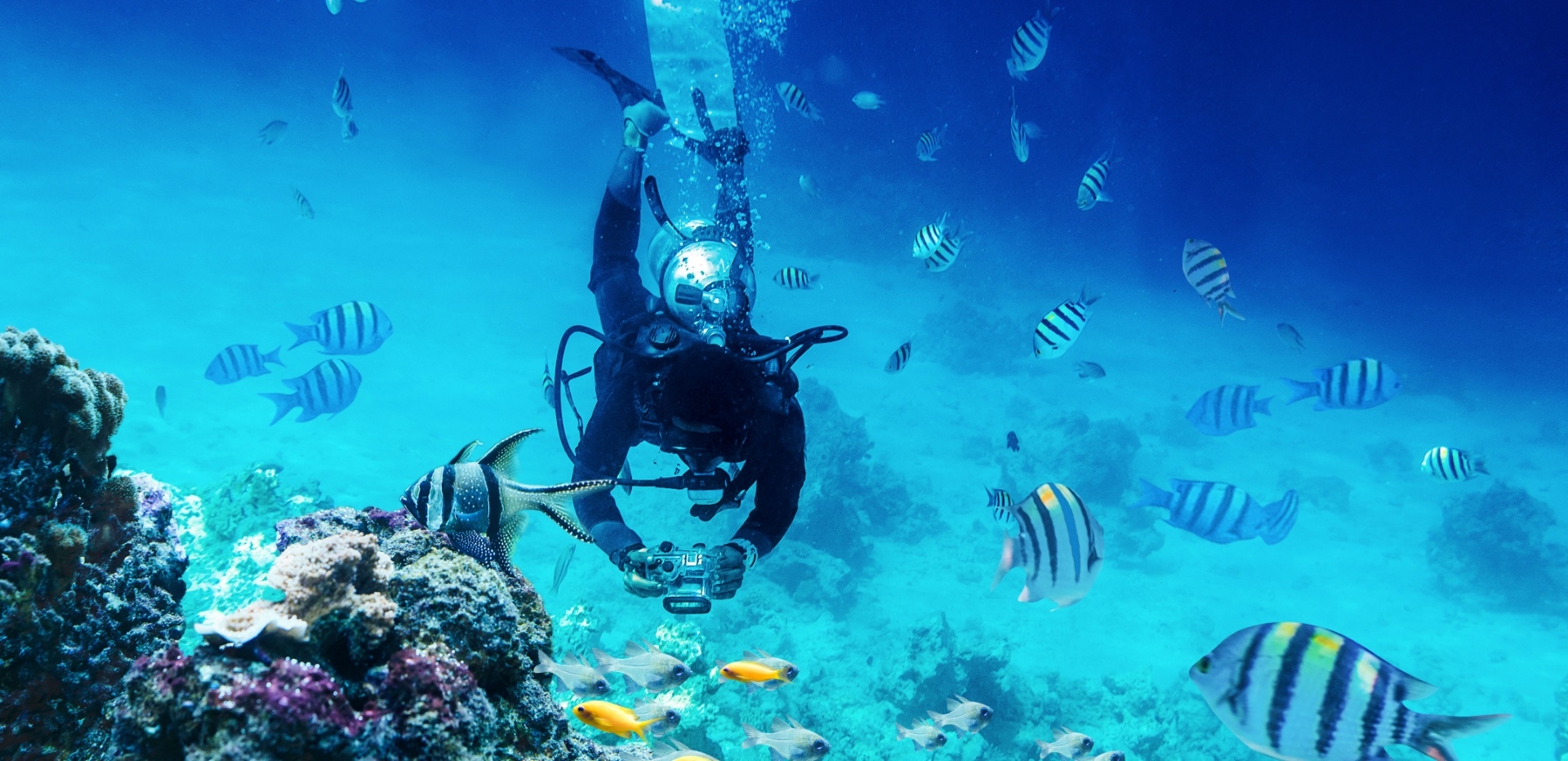Al Mouj Muscat reinforces its commitment to sustainability with the installation of undersea bins to automatically collect rubbish